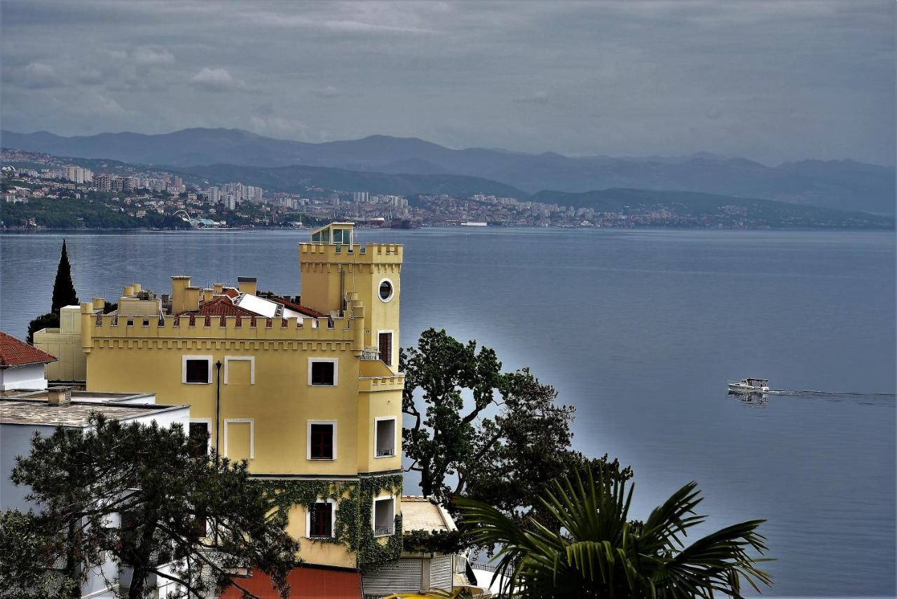 Apartment Zdenka - 100 M From The Beach Opatija Exterior foto