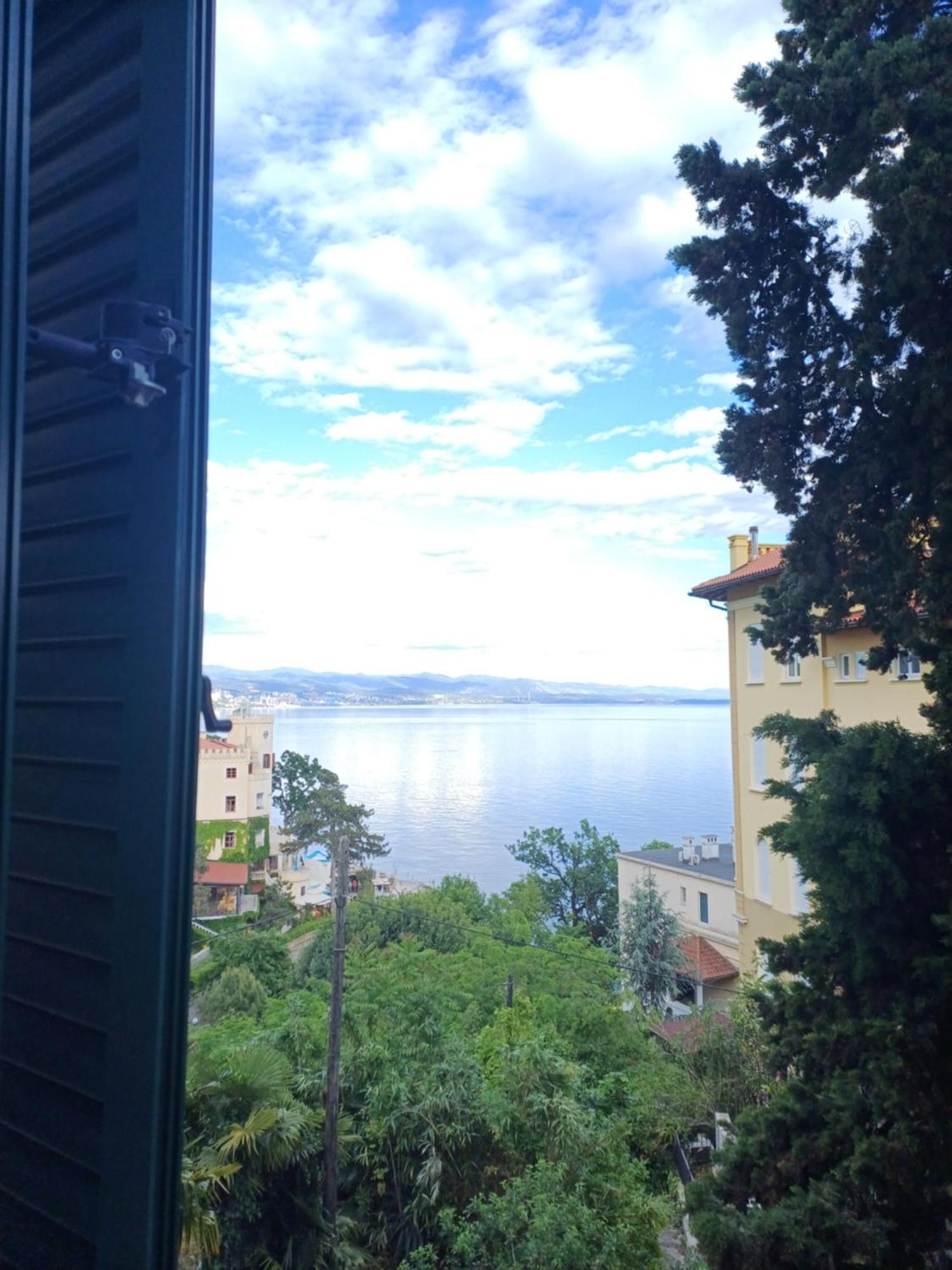 Apartment Zdenka - 100 M From The Beach Opatija Exterior foto